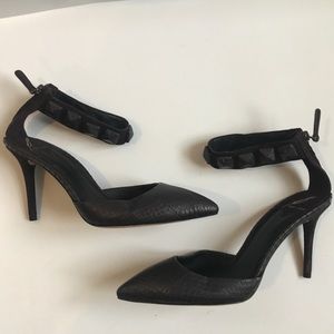 B Brian Atwood Mercada Pump